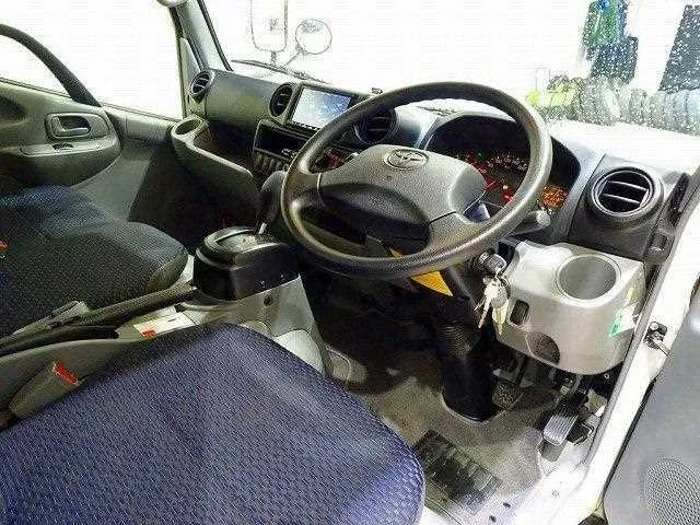 Toyota Dyna Truck 2023 — миниатюра 5
