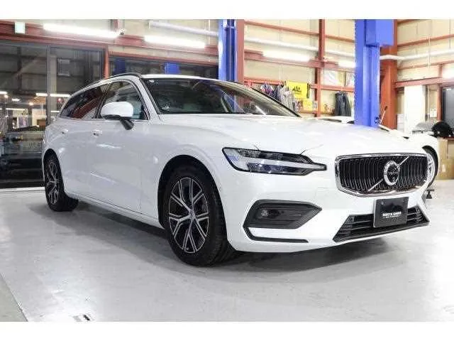 Volvo V60 2024 — фото 1, купить с доставкой в Москву