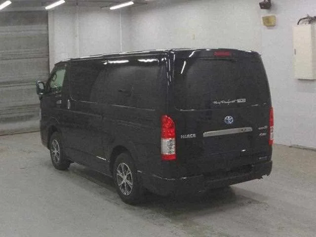 Toyota Hiace Van 2022 — миниатюра 2