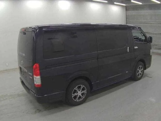 Toyota Hiace Van 2022 — миниатюра 5