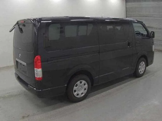 Toyota Hiace Van 2022 — миниатюра 2
