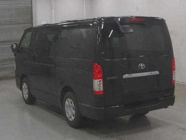 Toyota Hiace Van 2022 — миниатюра 3