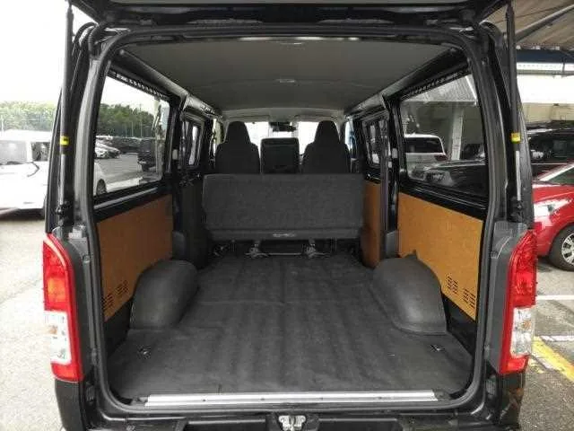 Toyota Hiace Van 2022 — миниатюра 4