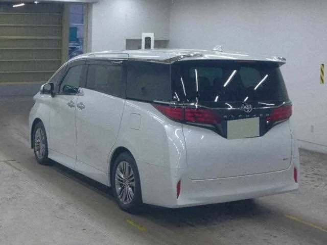Toyota Alphard Hybrid 2023 — миниатюра 3