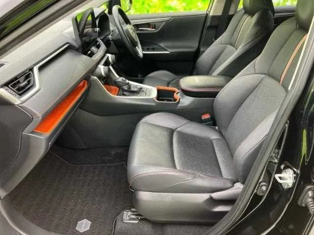 Toyota RAV4 2023 — миниатюра 3