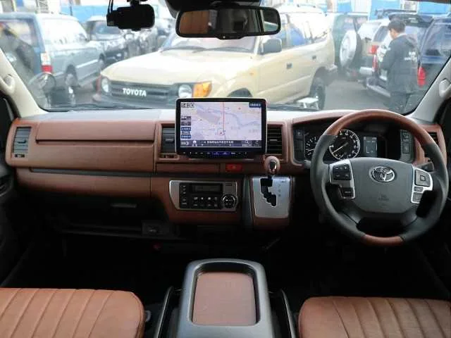 Toyota Hiace Van 2023 — миниатюра 2
