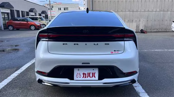 Toyota Prius Z 2023 — миниатюра 3