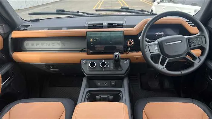 Land Rover Defender 110 X HSE D300 2024 — миниатюра 5