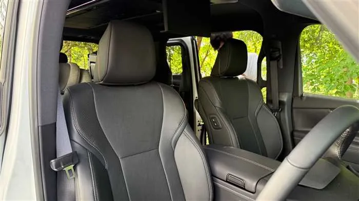 Toyota Alphard Z E-Four 2024 — миниатюра 3