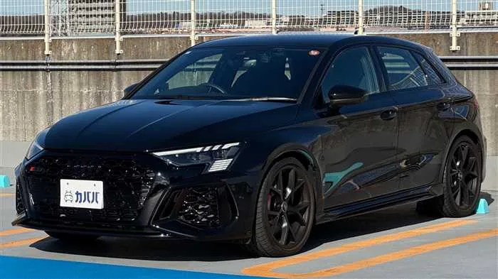 Audi RS3 Sportback 2023 — фото 1, купить с доставкой в Москву