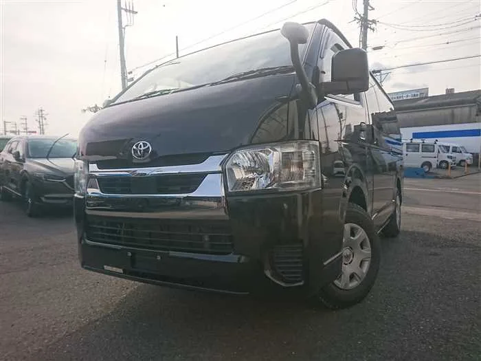 Toyota Hiace Van 2022 — фото 1, купить с доставкой в Москву