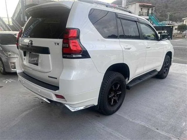 Toyota Land Cruiser Prado 2023 — миниатюра 5