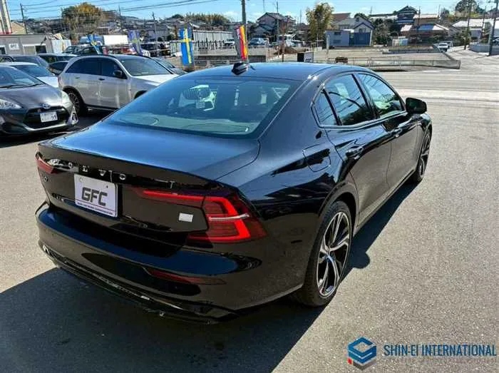 Volvo S60 Recharge Ultimate T6 AWD Plug In Hybrid/SR 2024 — миниатюра 2