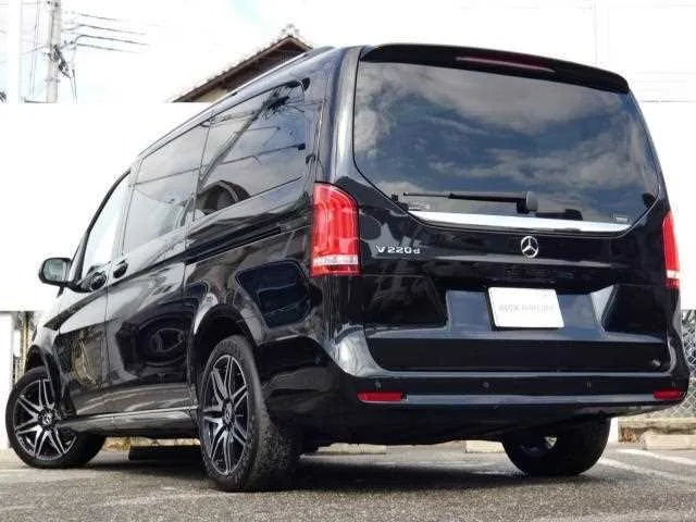 Mercedes-Benz V-Class 2024 — миниатюра 2