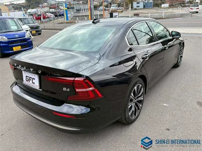 Volvo S60 Ultimate B4 2023 — миниатюра 2