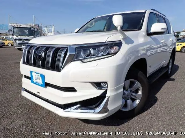 Toyota Land Cruiser Prado 2.7TX 4WDGRADE5/A7SEATERSUN ROOFSEAT COVERSMO 2022 — фото 1, купить с доставкой в Москву