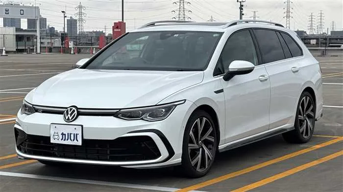 Volkswagen Golf Variant eTSI R 2022 — фото 1, купить с доставкой в Москву
