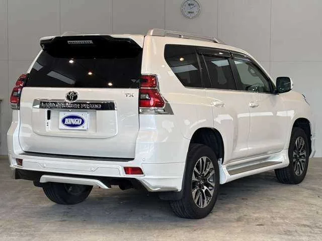Toyota Land Cruiser Prado 2022 — миниатюра 5