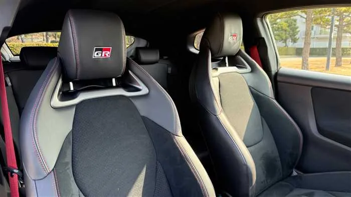 Toyota Yaris RZ 4WD 2025 — миниатюра 3