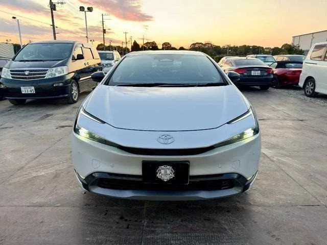 Toyota Prius 2023 — миниатюра 2
