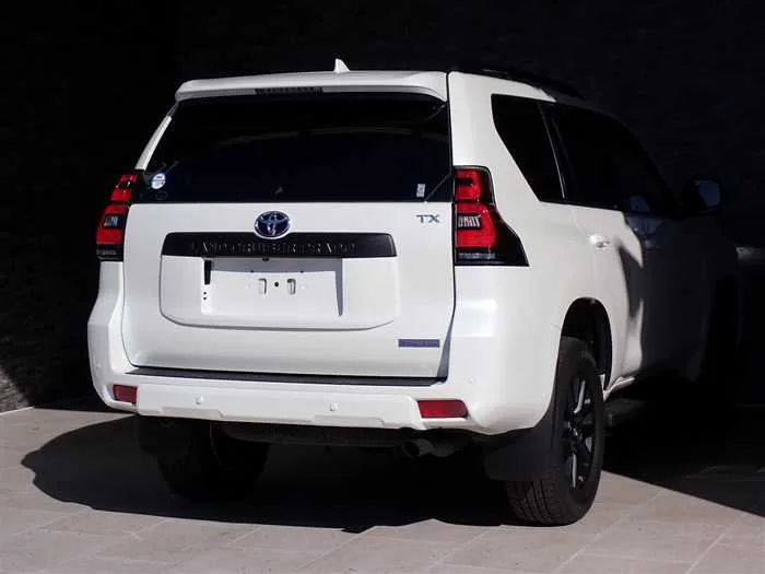 Toyota Land Cruiser Prado TX-L Matte Black Edition 2023 — миниатюра 5