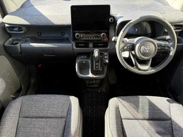 Toyota Sienta 2022 — миниатюра 2