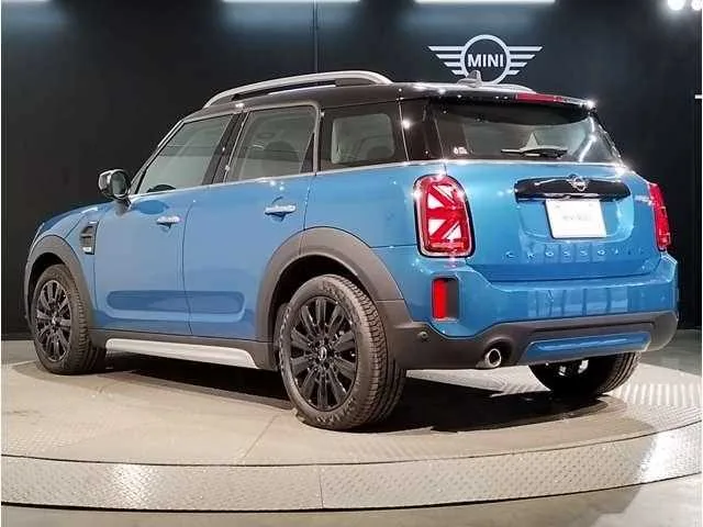 BMW MINI 2023 — миниатюра 4