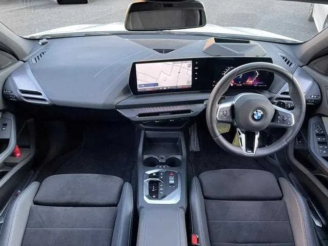 BMW 1 Series 2025 — миниатюра 2