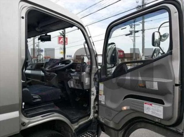 Mitsubishi Fuso Canter 2022 — миниатюра 4