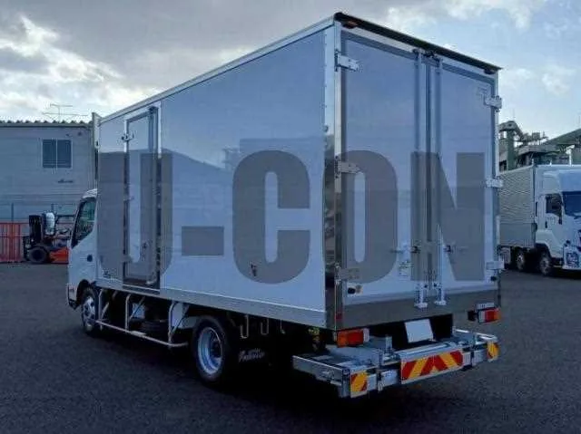 Hino Dutro 2025 — миниатюра 3