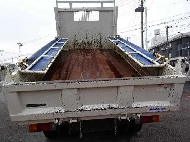 Hino Dutro 2024 — миниатюра 2