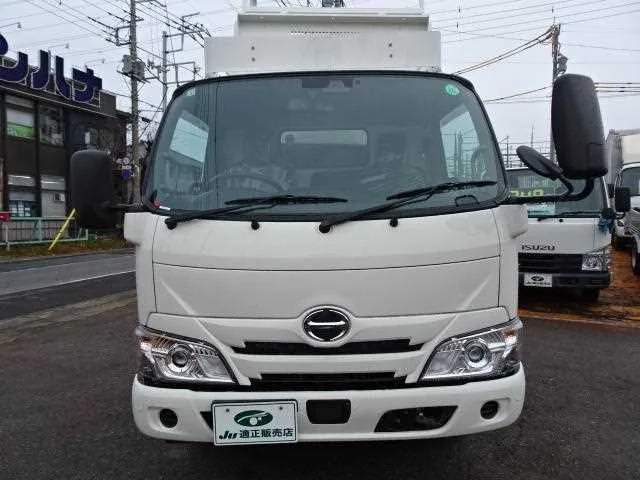 Hino Dutro 2024 — миниатюра 4