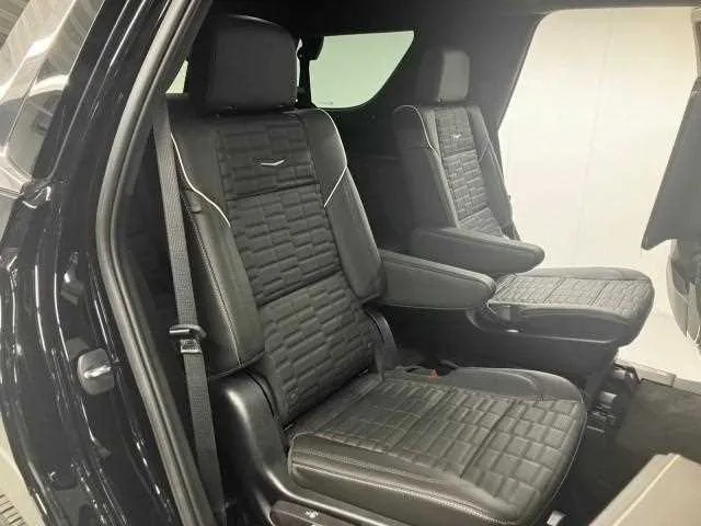 Cadillac Escalade 2024 — миниатюра 3