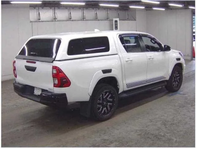 Toyota Hilux 2023 — миниатюра 3