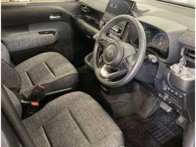 Toyota Sienta 2022 — миниатюра 3