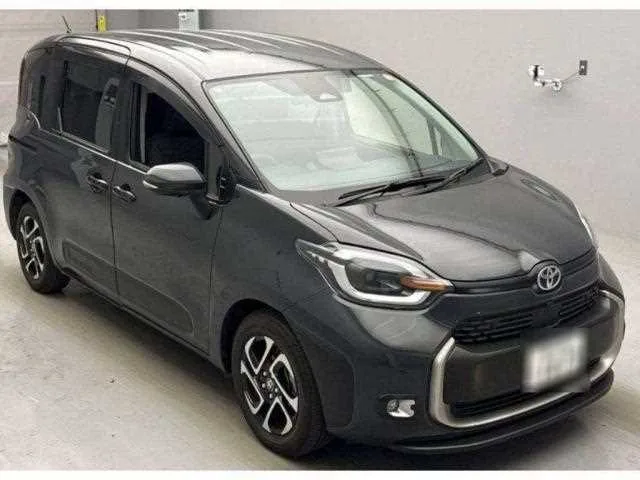 Toyota Sienta 2022 — фото 1, купить с доставкой в Москву