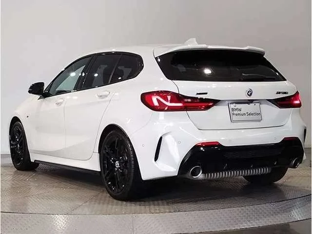 BMW 1 Series 2022 — миниатюра 2
