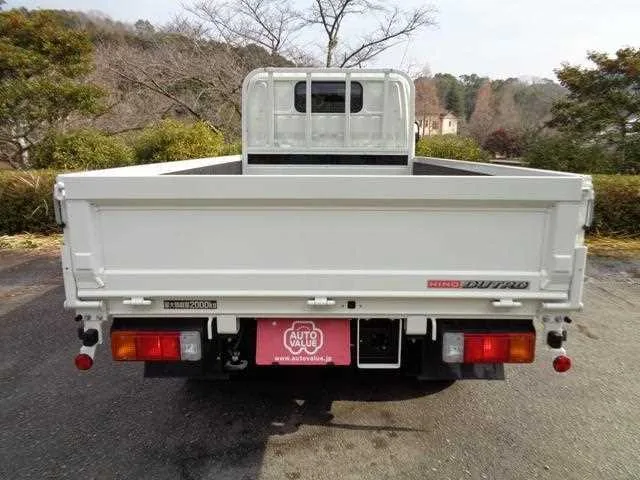 Hino Dutro 2024 — миниатюра 4