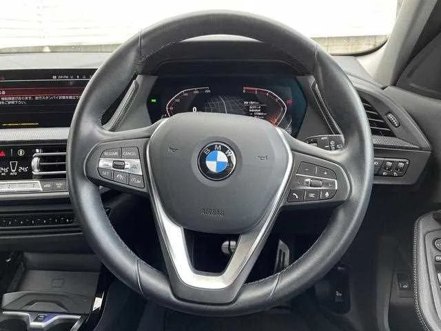 BMW 1 Series 2022 — миниатюра 5