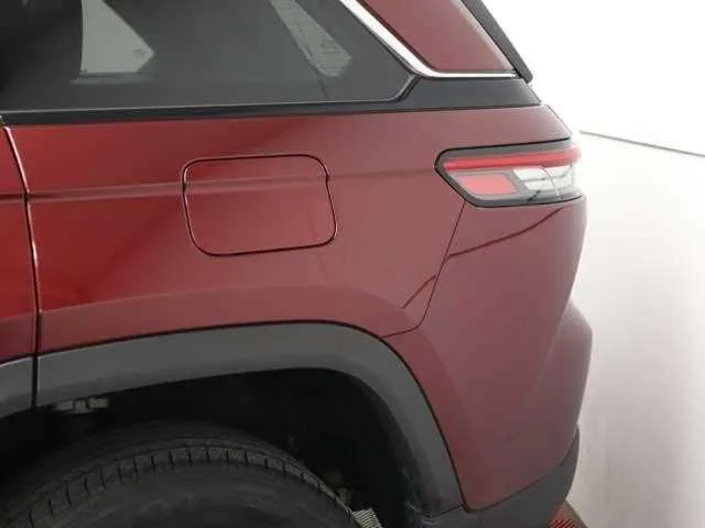 Jeep Grand Cherokee 2023 — миниатюра 3