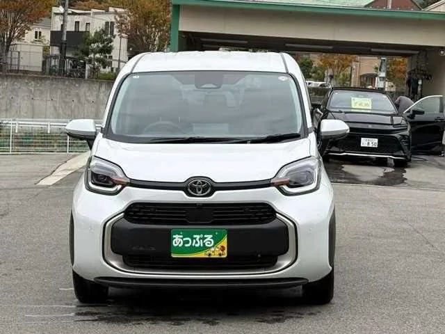 Toyota Sienta 2025 — миниатюра 2
