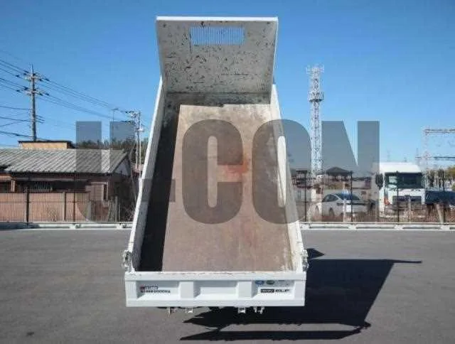 Isuzu Elf Truck 2023 — миниатюра 3