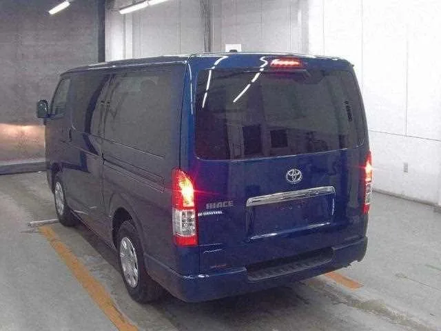 Toyota Hiace Van 2022 — миниатюра 2