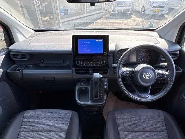 Toyota Sienta 2022 — миниатюра 2
