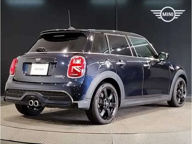 BMW MINI 2023 — миниатюра 5