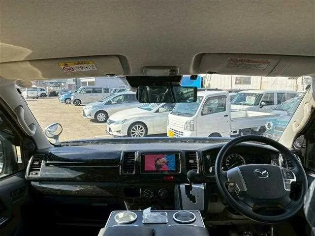 Mazda Bongo Van 2023 — миниатюра 2