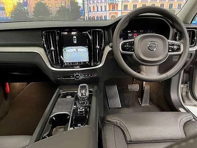 Volvo V60 2025 — миниатюра 2