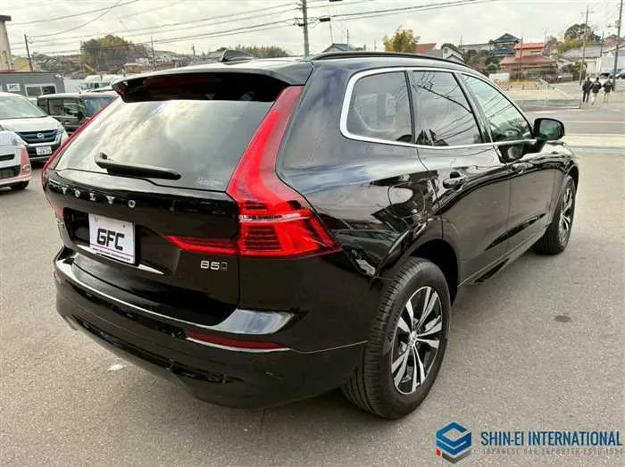 Volvo XC60 B5 AWD Momentum 4WD/Panoramic SR 2022 — миниатюра 2
