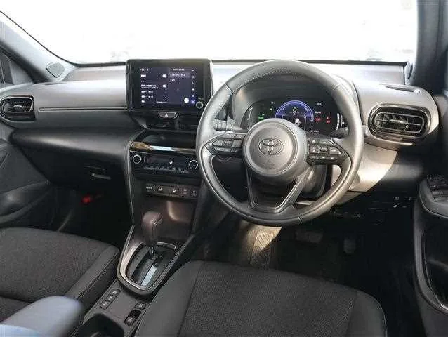 Toyota Yaris Cross HYBRID Z 2025 — миниатюра 4