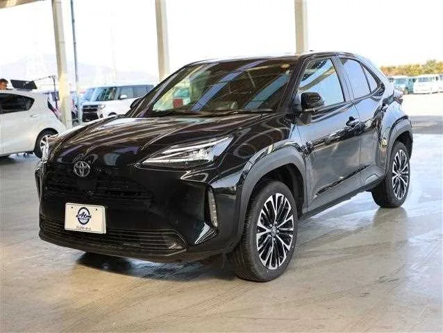 Toyota Yaris Cross HYBRID Z 2025 — фото 1, купить с доставкой в Москву